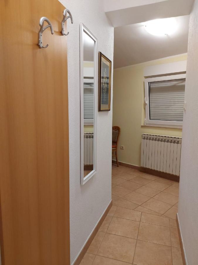 Apartman Luka Jadrtovac Екстериор снимка