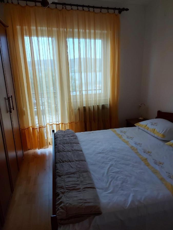 Apartman Luka Jadrtovac Екстериор снимка