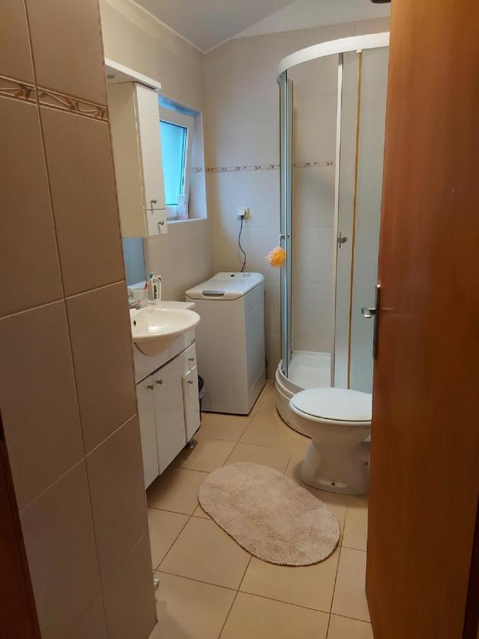 Apartman Luka Jadrtovac Екстериор снимка