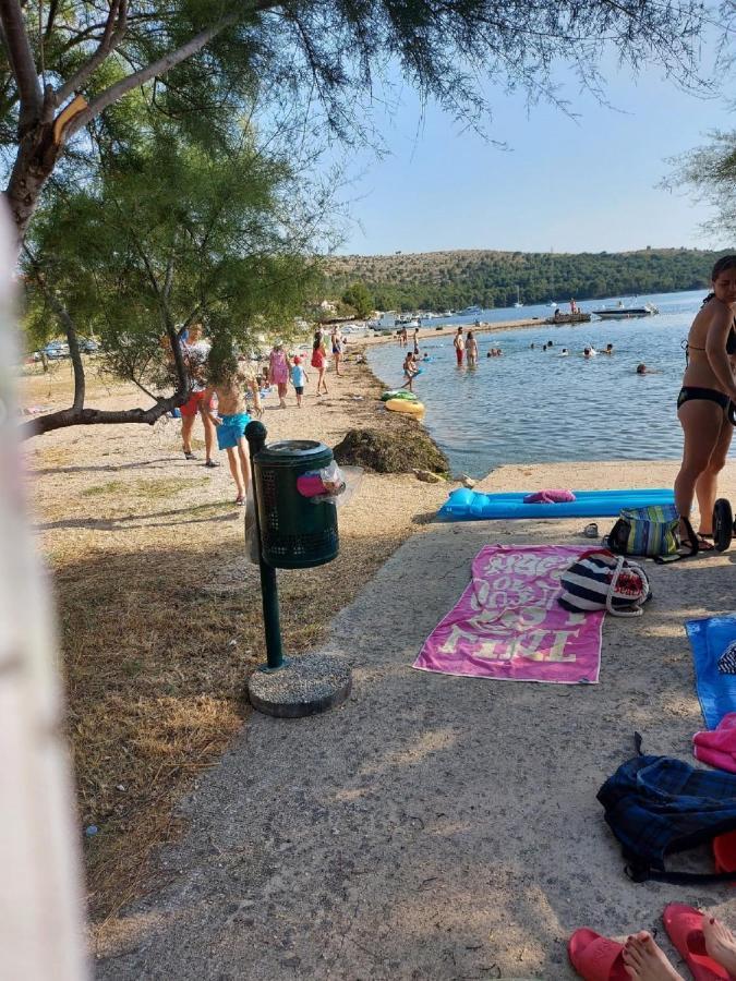 Apartman Luka Jadrtovac Екстериор снимка