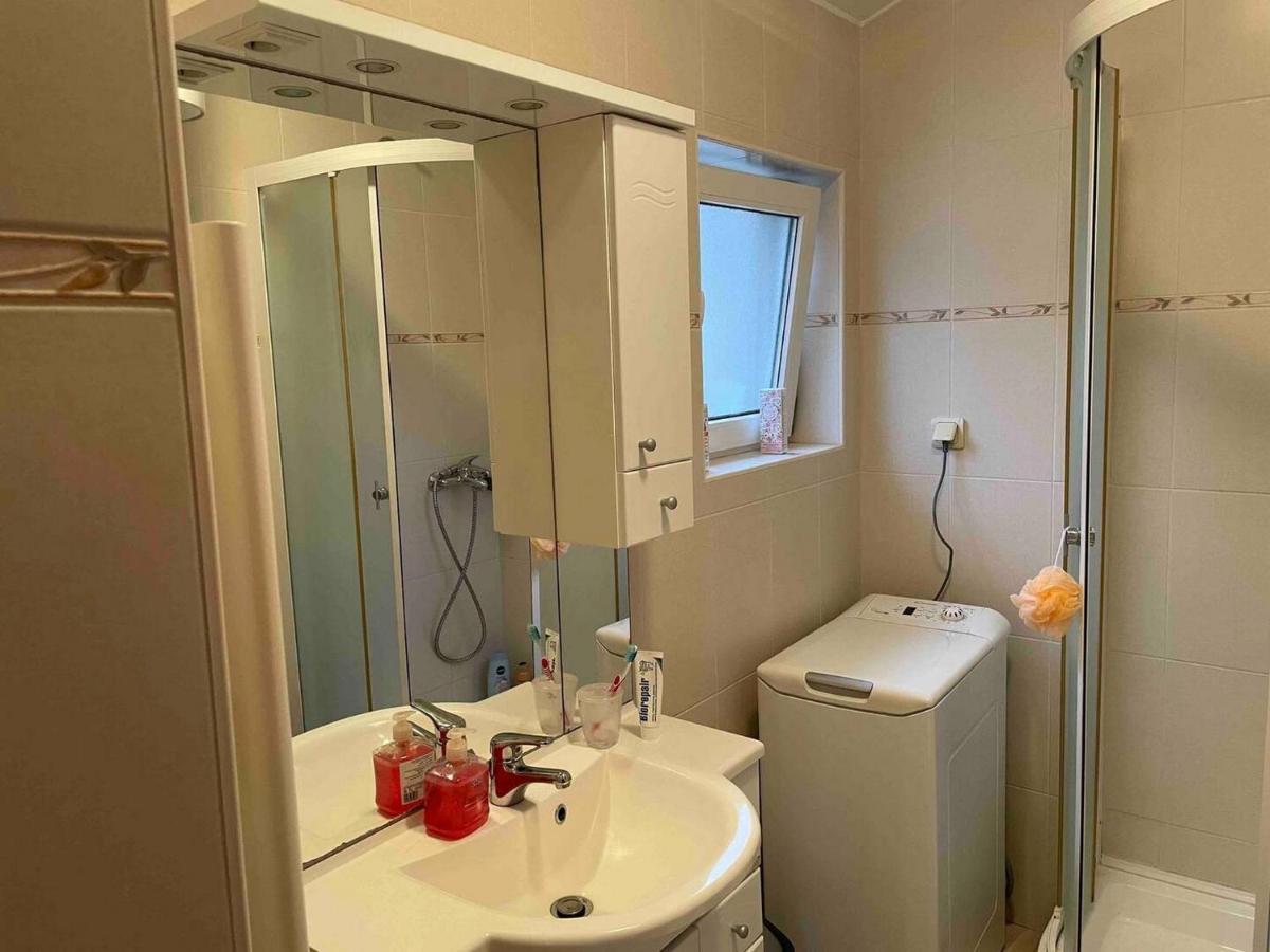 Apartman Luka Jadrtovac Екстериор снимка