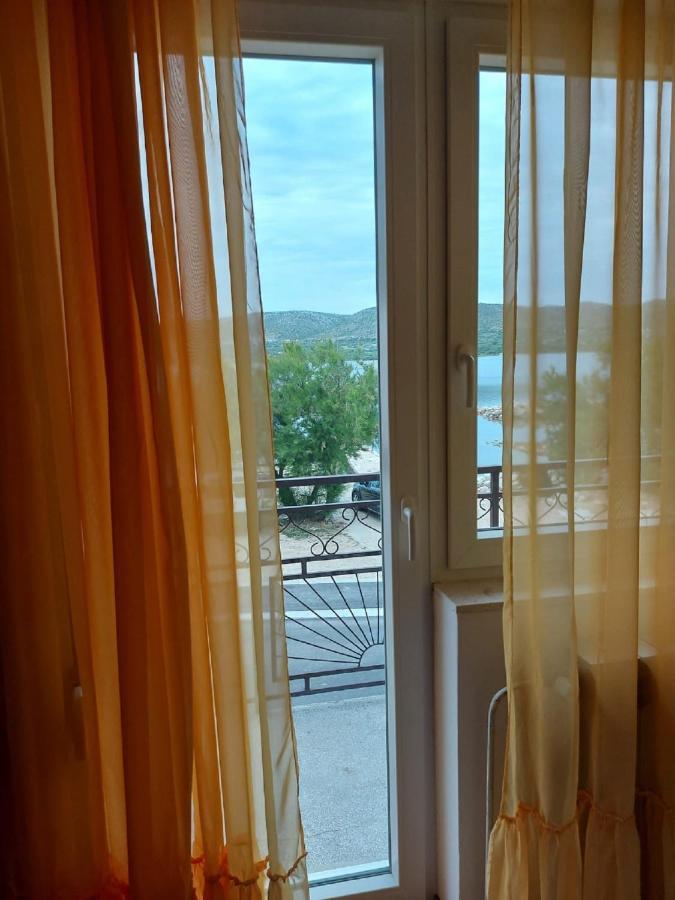 Apartman Luka Jadrtovac Екстериор снимка